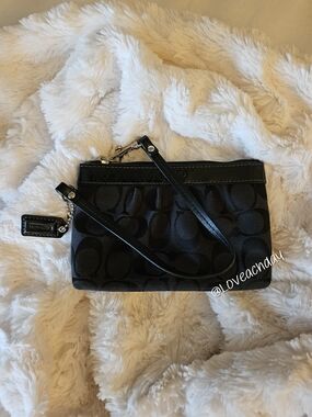 ✨️Coach Black Signature Jacquard Wristlet